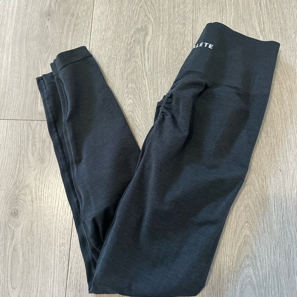 Alphalete Pants - Alphalete Scrunch Leggings